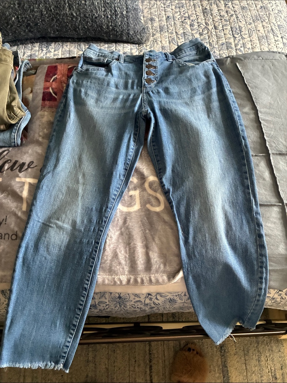 Lucky Brand Women's Straight Leg Button-Fly Medium Blue Jeans